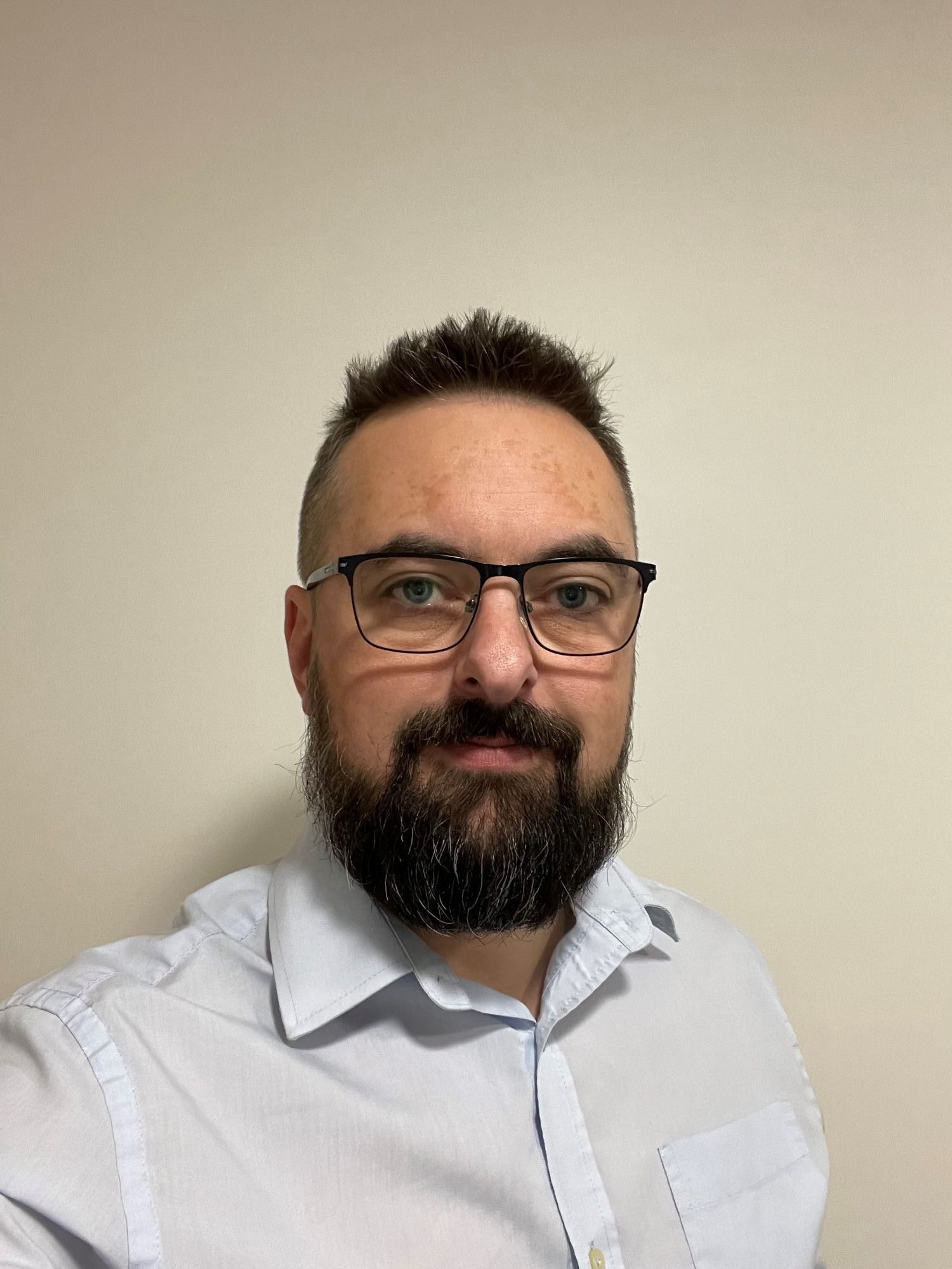 Headshot of Nick Elliott